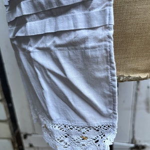 Antique white cotton apron with lace trim size S image 6