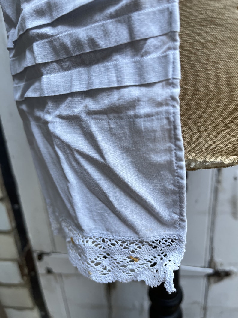 Antique white cotton apron with lace trim size S image 6