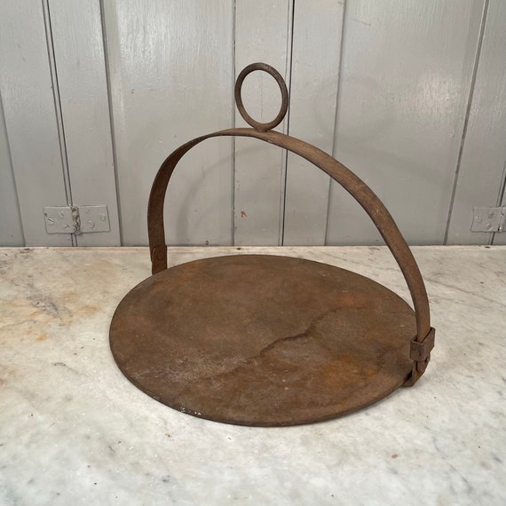 Large Antique Scottish 19th Century Hanging Cast Iron Griddle Plate or  Bakestone Skillet 