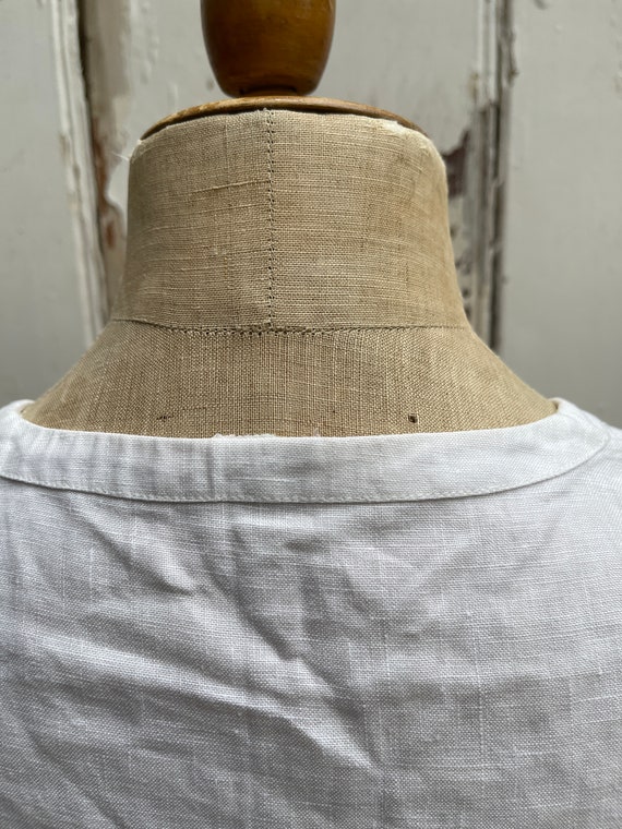 Antique French handmade white linen sleeveless to… - image 6