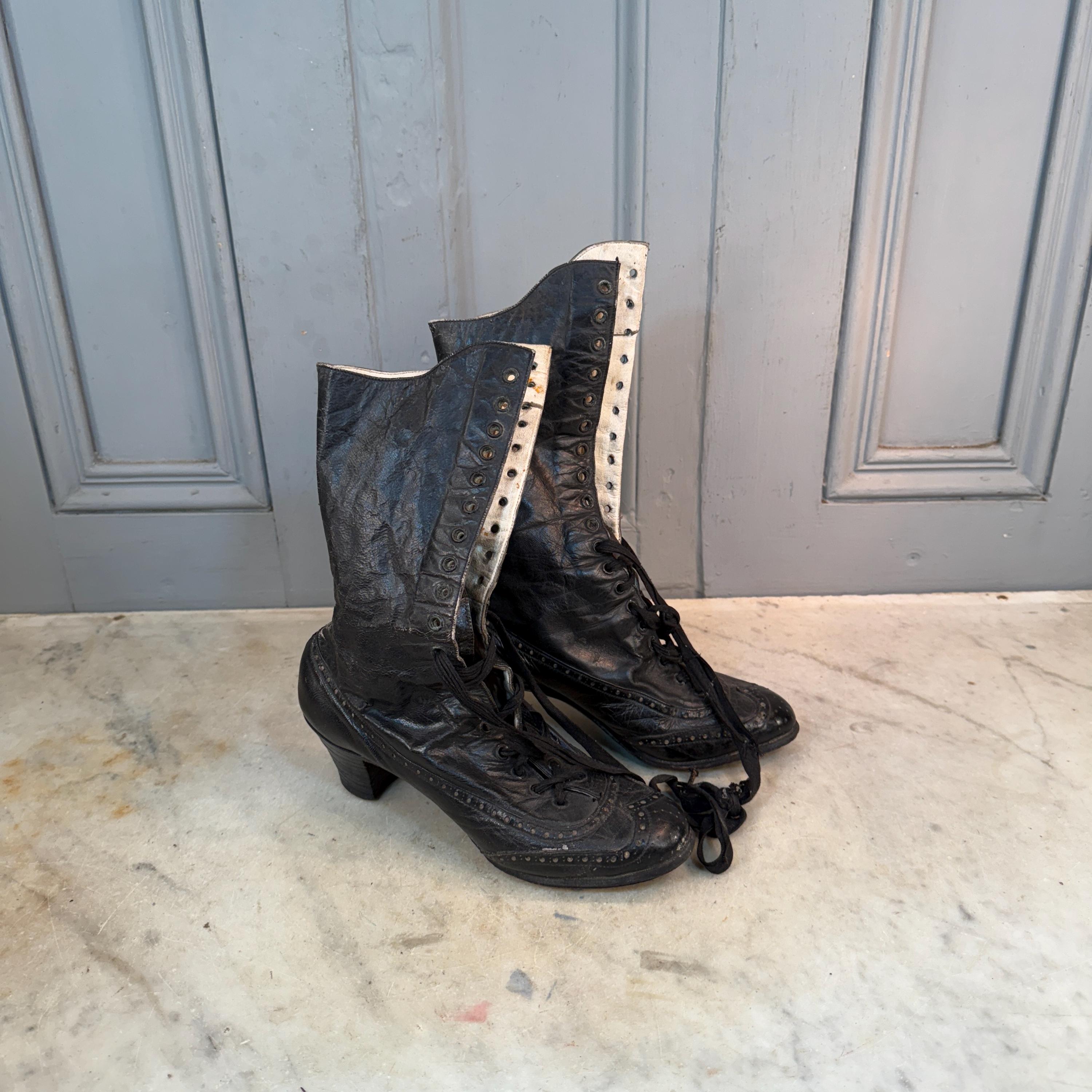 Bottes Alberta Ferretti En Daim Noir Avec Diamants - Taille UK 4 (EU 37, US 6) - Occasion Excellent état