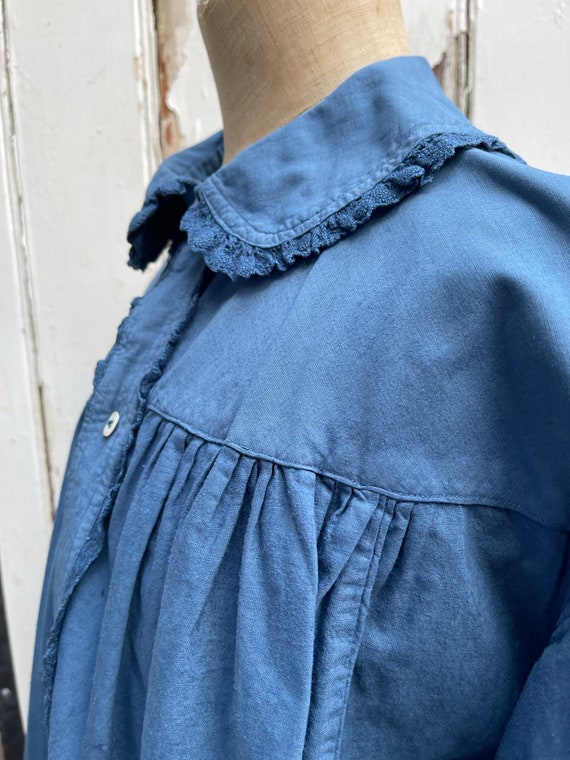 Antique long blue cotton dress nightdress with la… - image 4