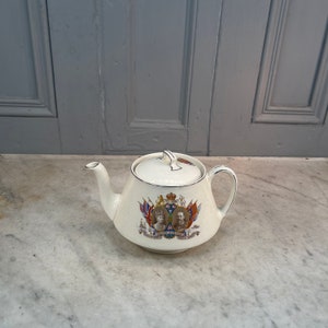 Antique commemorative ceramic teapot Silver Jubilee of King George V and Queen Mary 1910-1935