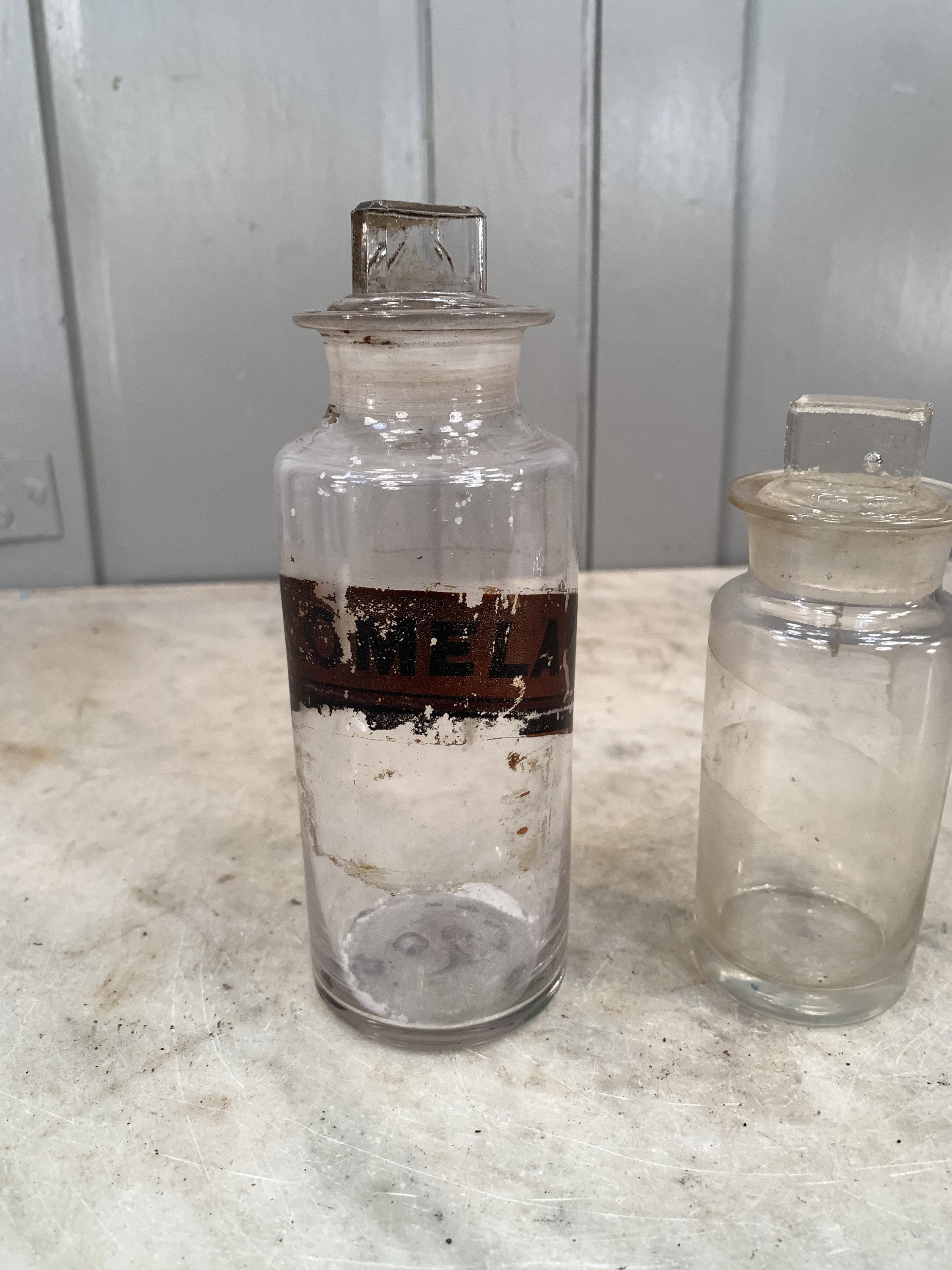 CO.さまおまとめ 【古い石鹸と重曹の容器と蓋付き薬瓶2つ】 il_fullxfull.2684433154_138w.jpg