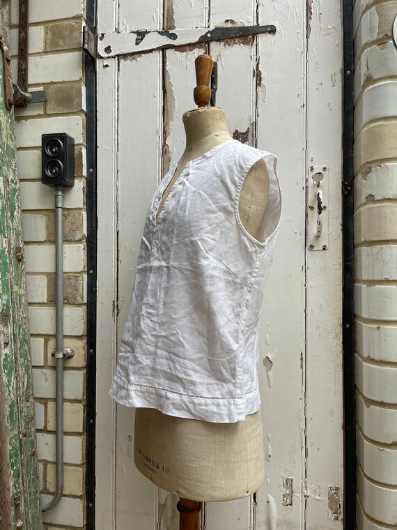 Antique French handmade white linen sleeveless to… - image 10