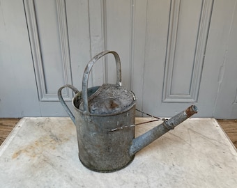 Antieke Apex gegalvaniseerde tuingieter 2 gallons