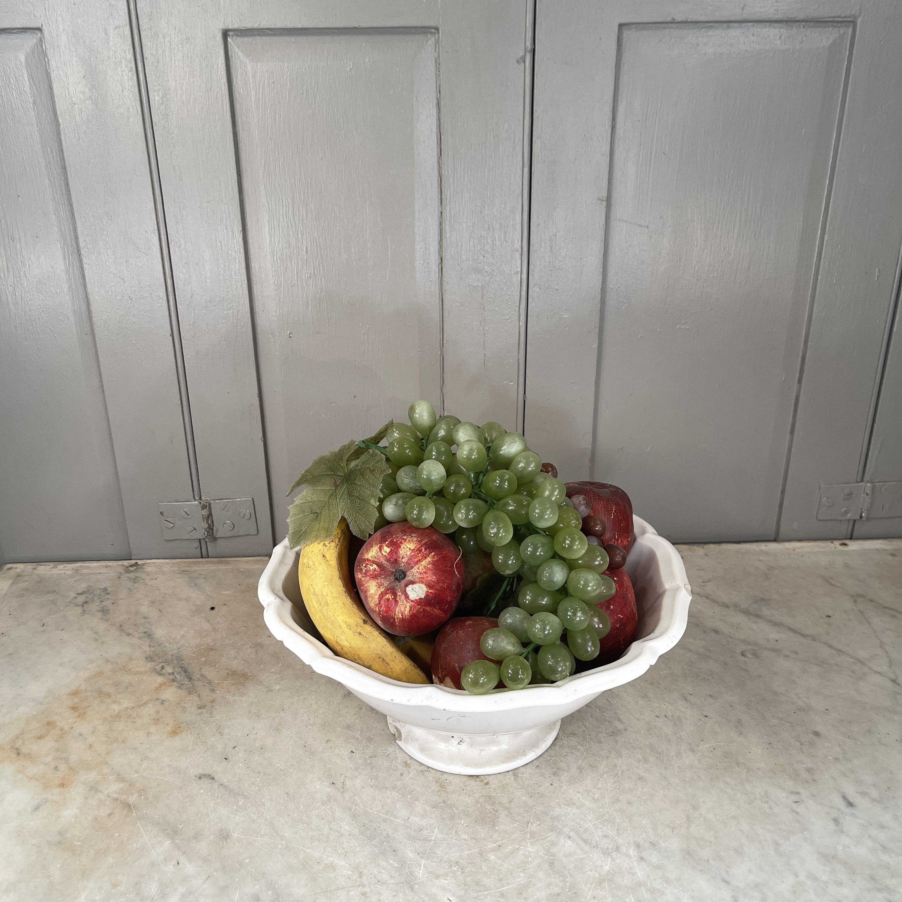 フランスアンティーク　フルーツボウル アンティークのフランス製ジアンの白い陶器のフルーツボウル（ワックス