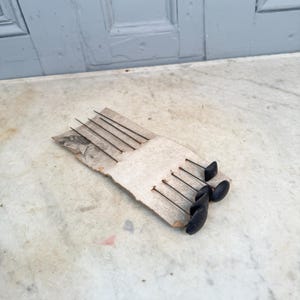 Juego de 5 alfileres de sombrero grandes antiguos