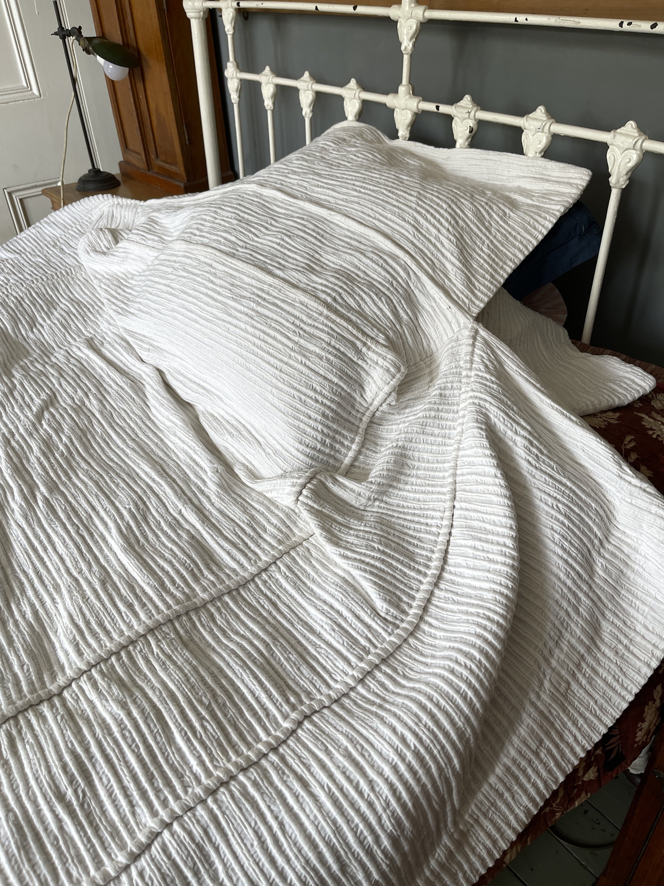 Antique English White Cotton Ribbed Marcella Single