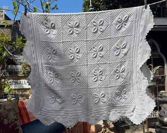 Antique handmade cream cotton knitted single bedspread throw blanket