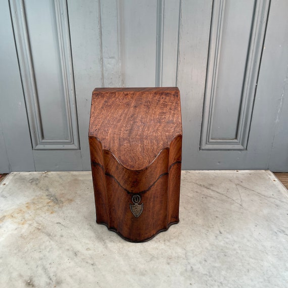A Georgian Crotched Mahogany Jewelry Box / Chest A Georgian Crotched Mahogany Jewelry Box / Chest