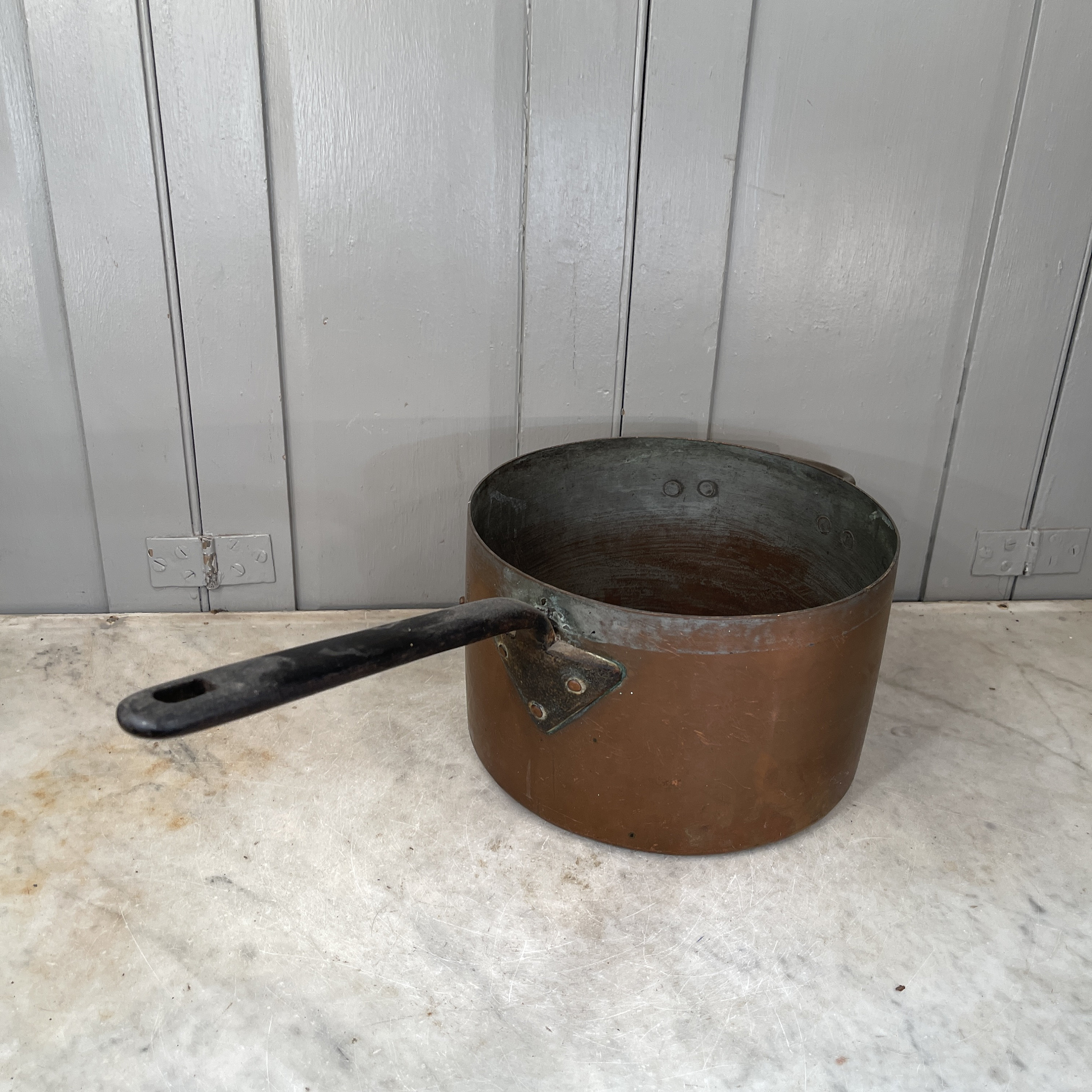 laura ybt-art 4 鋳鉄製のハンドルと持ち上げハンドルを備えた大型のアンティークフランス製銅製鍋 - Etsy 日本