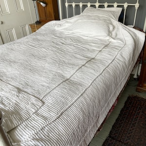 Antique English white cotton ribbed Marcella single bedspread bed cover