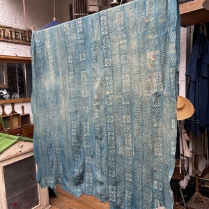 Antique Indigo Hand-Printed Cotton Linen Throw: Boho Wall Hanging