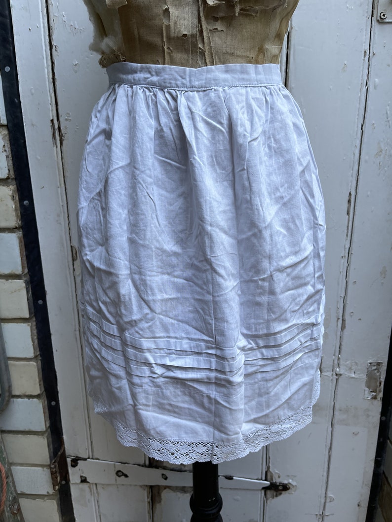 Antique white cotton apron with lace trim size S image 2