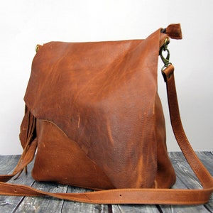 Vintage Women Messenger Bag,  Medium Satchel Bag, Distressed Leather Satchel, Brown  Leather Shoulder Bag, Vintage Leather