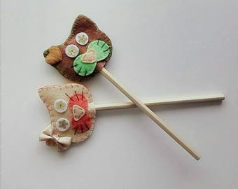 Gift idea for kids. Pencil cat head topper, in felt and hand embroidered. Gift for twins, kindergarten teatcher, infant girl, boy