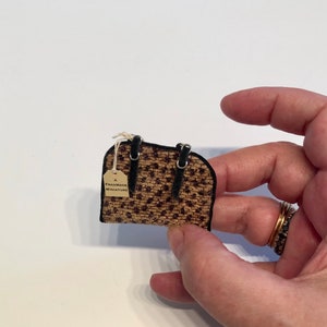 Kostenloser Versand! Eine Miniatur Puppenstube - 1/6 Puppenstube Miniatur Leopard Handtasche