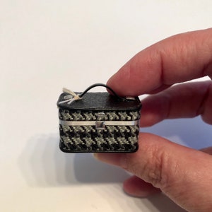 Kostenloser Versand! Puppenstube Miniatur - 1/6 Puppenstube Kosmetiktasche