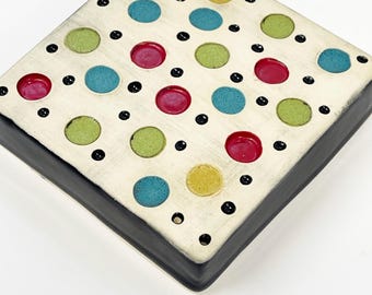 clique tile - polka dots