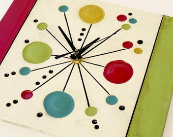 multi clock - red/green