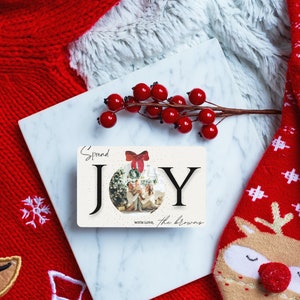 Tarjetas navideñas con fotos imprimibles con el lema JOY: tarjetas navideñas con fotos en formato horizontal con el texto JOY, descarga digital