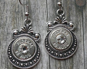 Vintage-Ohrringe im Kaliber .45 mit Patronenmotiv