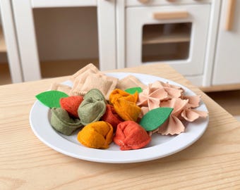 Felt Pasta Set, Felt Play Food for kids, Farfalle Noodles, Bow Tie, Tortellini, toy kitchen pretend play Set for imaginative play, quiet toy