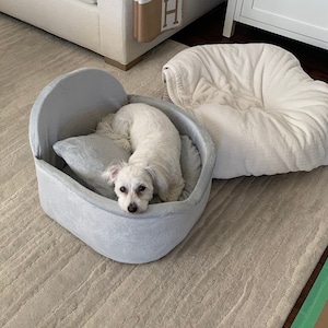 Grijze gepersonaliseerde hondenautostoel Drijfkit voor hond Designer autostoel Luxe hondenmand voor op reis Aangepaste hondenautostoel Hondendraagtas