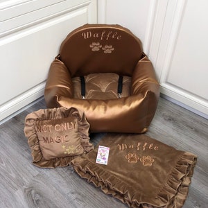 Brons bruin gepersonaliseerde hond autostoeltje Eco lederen autostoeltje voor hond Designer hond autostoeltje Luxe hond bed voor reizen Hond rijden kit
