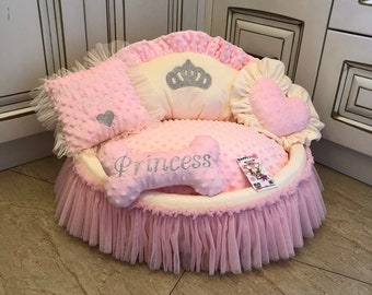 Baby pink and cream princess dog bed with crown sparkles Puppy bed for princess dog Designer pet Cat bed Medium or small Personalized bed