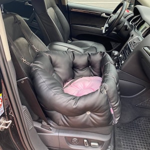 Zwart en roze luxe hondenautostoeltje Luxe zwarte autostoeltje Designer hondenautostoeltje Luxe hondenbed voor op reis Op maat gemaakt gepersonaliseerd autostoeltje