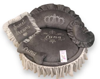 Gray princess bed with crown sparkles Puppy bed for princess dog Designer pet pet Cat bed Medium or small dog bed in grey Personalized bed
