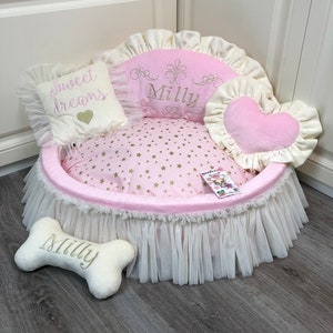 Baby pink and cream princess bed with cotton pillow Personalized dog bed with tulle skirt Designer pet bed Cat bed Pink puppy bed
