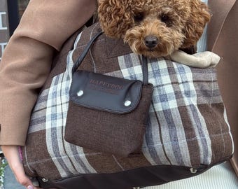 Transportín para perros a cuadros marrones con piel sintética y cojín beige suave: ideal para perros pequeños