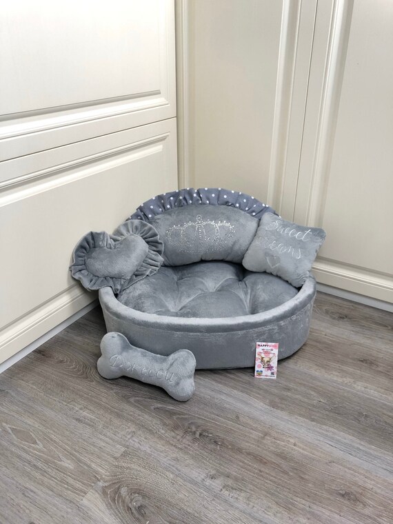 Crown shaped dog bed hot sale