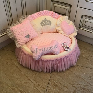Baby pink and cream princess dog bed with crown sparkles Puppy bed for princess dog Designer pet Cat bed Medium or small Personalized bed image 3