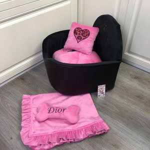 Zwart en roze gepersonaliseerde hond autostoel Driving kit voor hond Designer autostoel Luxe hondenbed voor reizen Aangepaste hondenstoel Hondendrager