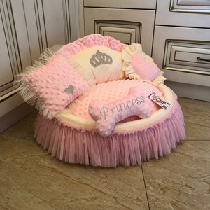 Baby pink and cream princess dog bed with crown sparkles Puppy bed for princess dog Designer pet Cat bed Medium or small Personalized bed image 7