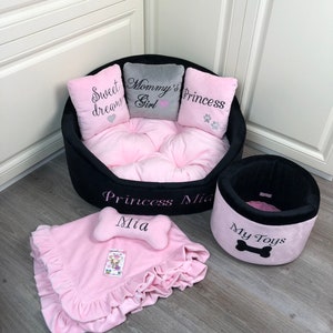 Black and baby pink  tufted dog bed Custom made dog bed Personalized dog bed Luxury personalized pet bed Birthday dog gift Dog toy