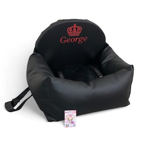 Gepersonaliseerde zwarte en trede autostoel Drijfkit voor hond Designer autostoeltje Luxe hondenmand voor op reis Custom kunstleer autostoeltje voor honden
