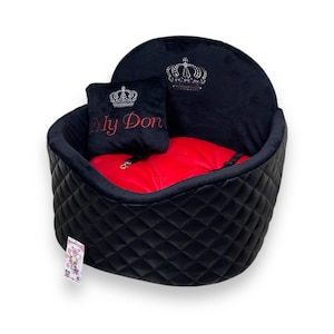 Zwart en rood op maat gemaakt hondenautostoeltje Drijfpakket voor hond Designer autostoeltje Luxe hondenmand voor op reis Hondenzitje op maat Hondendraagtas