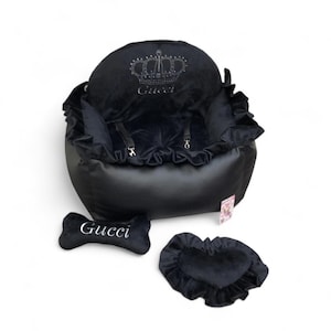 Zwarte autostoel voor prinsessenhond Vegan later autostoeltje Luxe zwarte autostoeltje Designer hondenautostoeltje Luxe hondenmand voor op reis