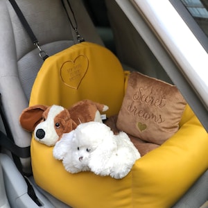 Mosterd en beige luxe hond autostoel Aangepaste gele rijset Designer hond autostoel Luxe hondenbed voor reizen Aangepaste autostoel