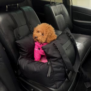 Zwarte luxe hondenautostoel met riemen | Waterbestendig autostoeltje voor honden | Designer autostoeltje voor hond | Luxe reismand voor honden