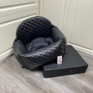 Zwart veganistisch leren hondenautostoeltje Zwarte autostoeltje voor puppy's Designer autostoeltje Luxe hondenmand voor op reis Aangepast hondenautostoeltje