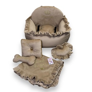 Hondenautostoeltje in beige ecoleer Luxe beige autostoeltje Designer hondenautostoeltje Luxe hondenmand voor op reis Autostoeltje op maat