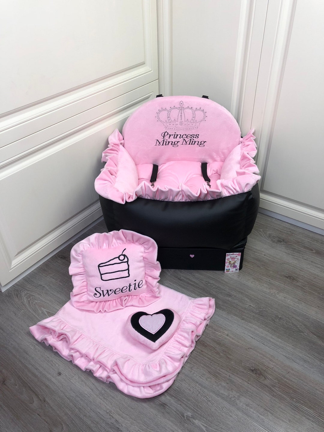 Black and Pink Dog Car Seat Luxury Pink Driving Kit Designer Dog Car