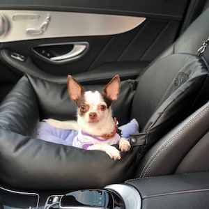 Hondenautostoeltje van zwart kunstleer Drijfpakket voor hond Designer hondenautostoeltje Luxe hondenmand voor op reis Aangepast hondenautostoeltje