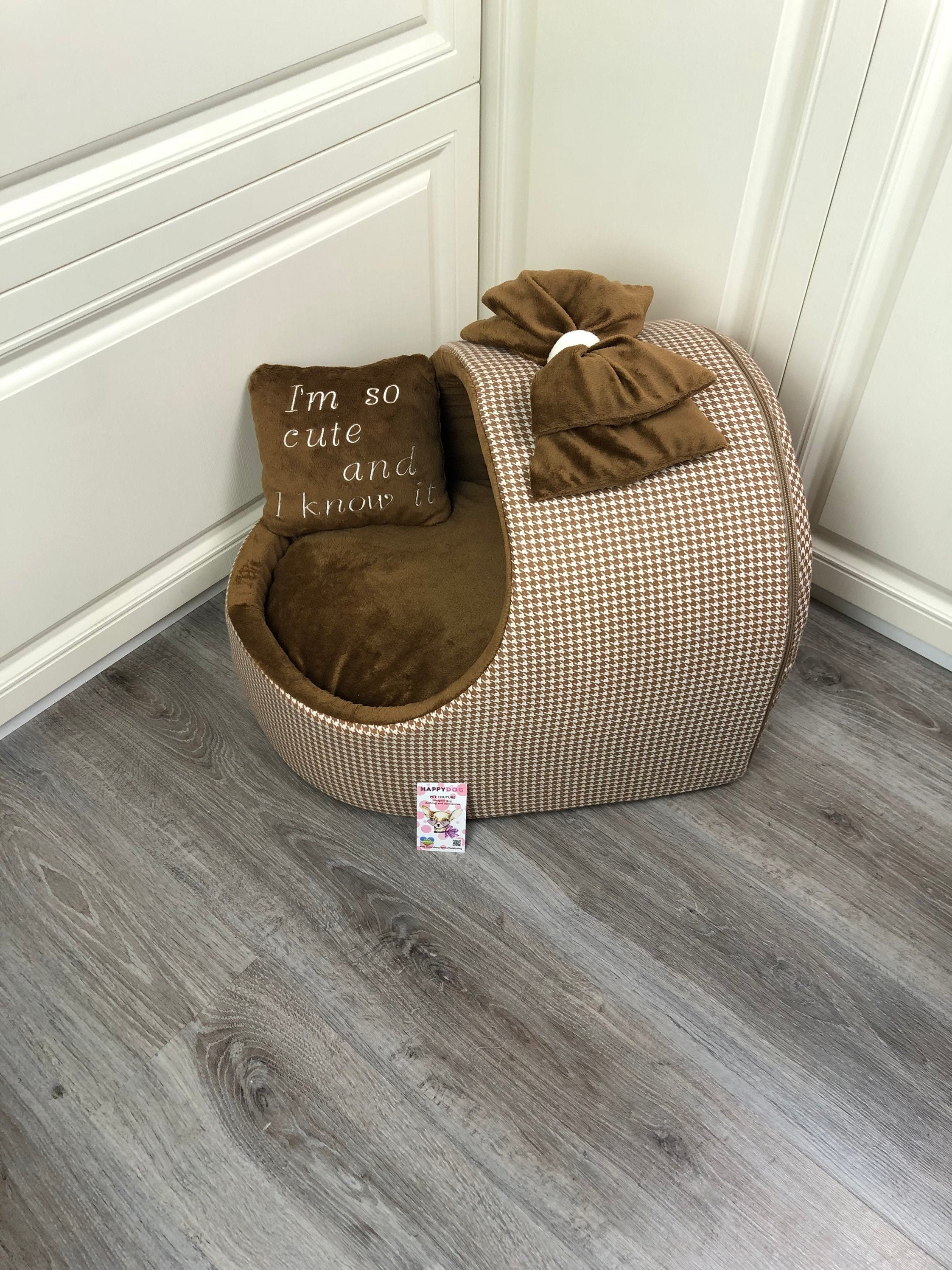 Photo inspiration: Curated Designer Pet Cradle With Tufted Liner And Basket Gallery View 44